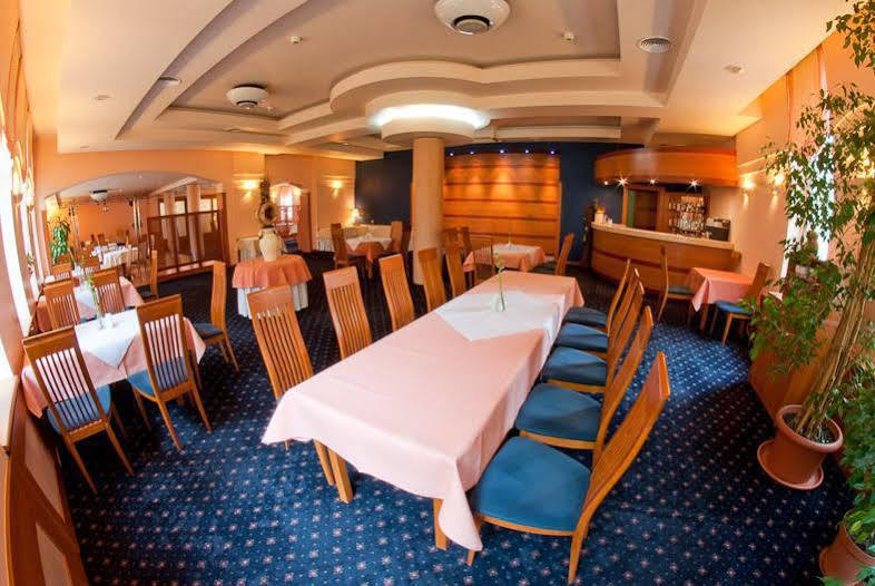 Hotel Naramowice Poznan Restoran fotoğraf