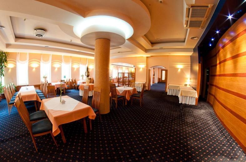 Hotel Naramowice Poznan Restoran fotoğraf